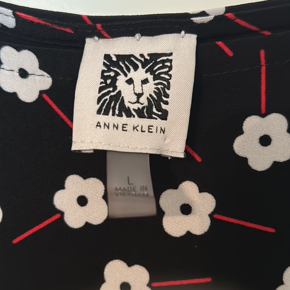 Anne Klein sleeveless shell - Picture 3 of 10